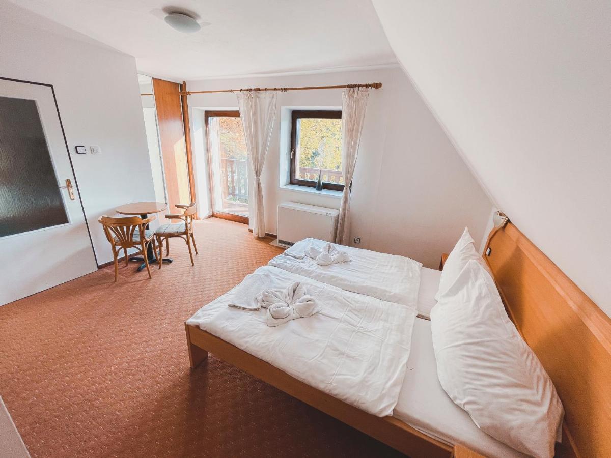 Horsky Hotel Idol ホルニー・ミーセチキ エクステリア 写真